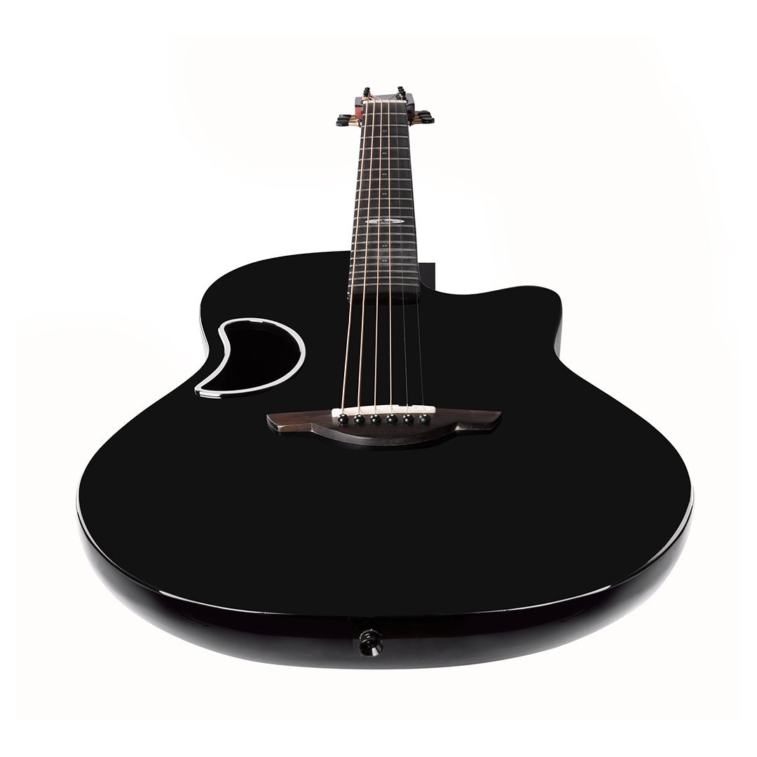 With its high-gloss black finish, the WINZZ AFO300C acoustic guitar exudes sophistication while delivering rich, resonant sound